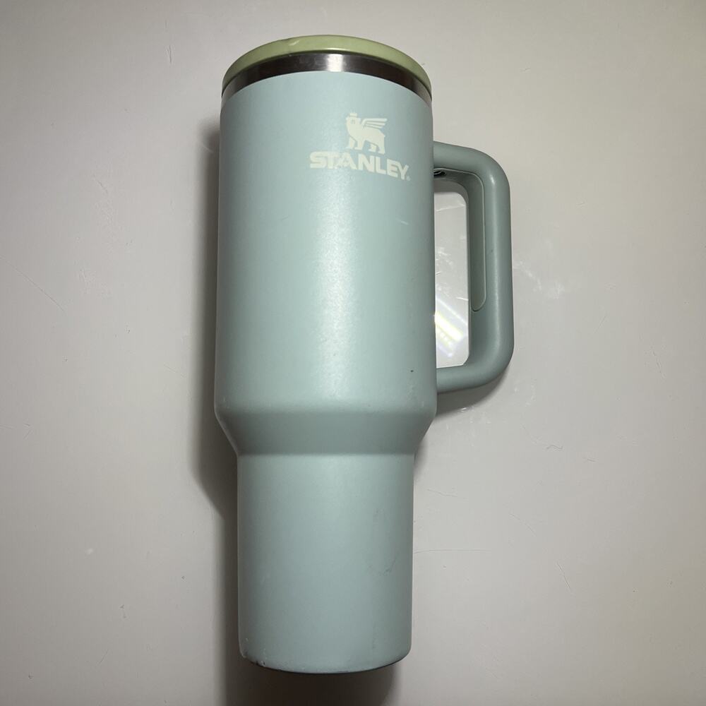 Stanley 40 oz Stainless Steel H2.0 Flowstate Quencher Tumbler LIGHT BLUE